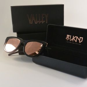 NEW! Valley Black Gloss Rose Gold Trim